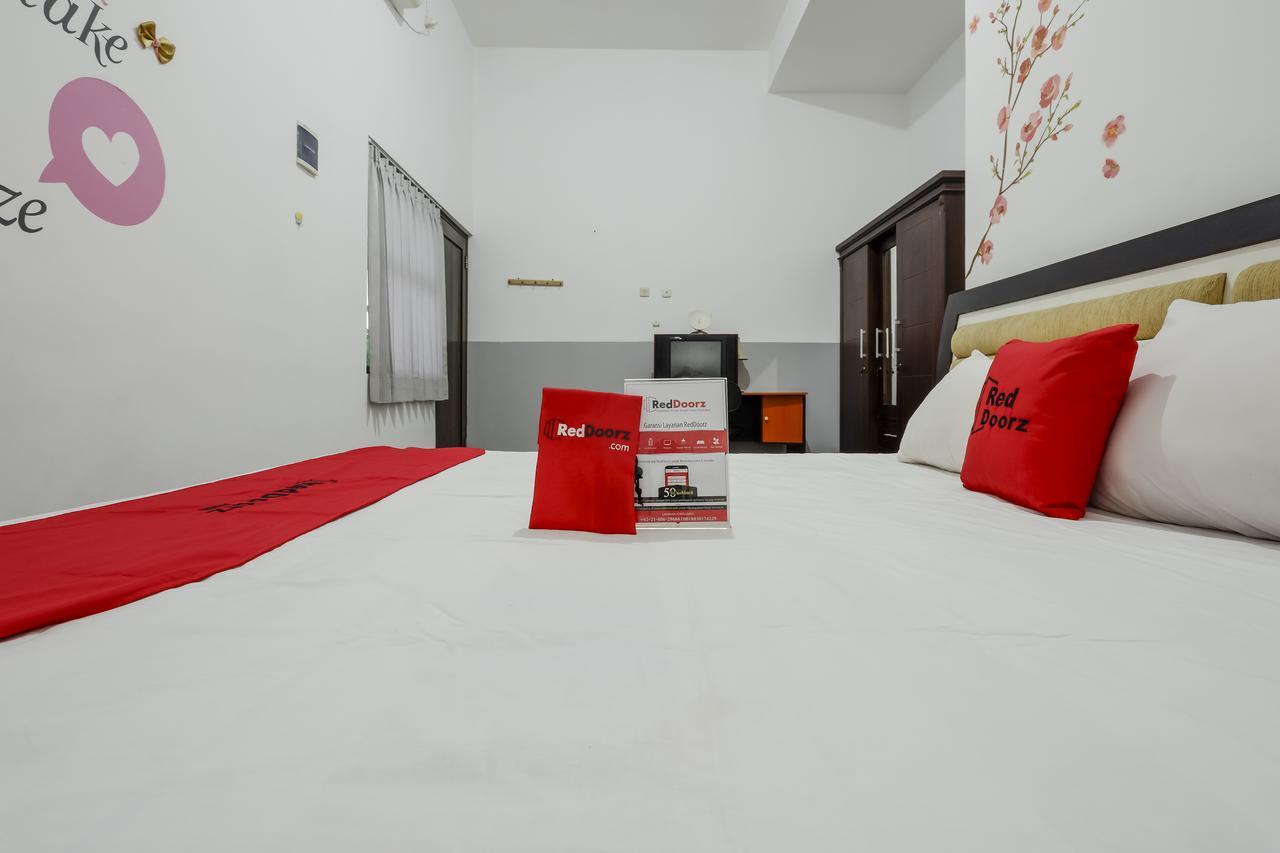 Reddoorz @ Prambanan Timur Raya Semarang Exteriér fotografie